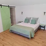 Revive House Camp - Ericeira - Sintra 3*