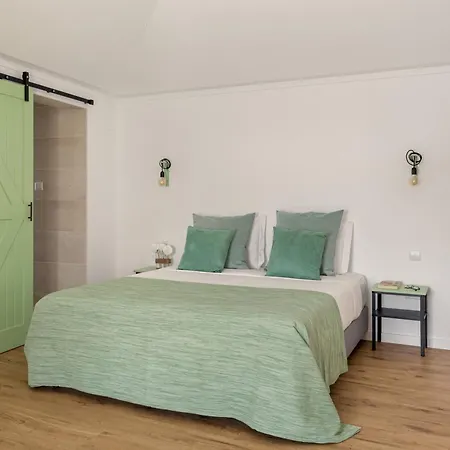 Revive House Camp - Ericeira - Sintra Pensionat 3*