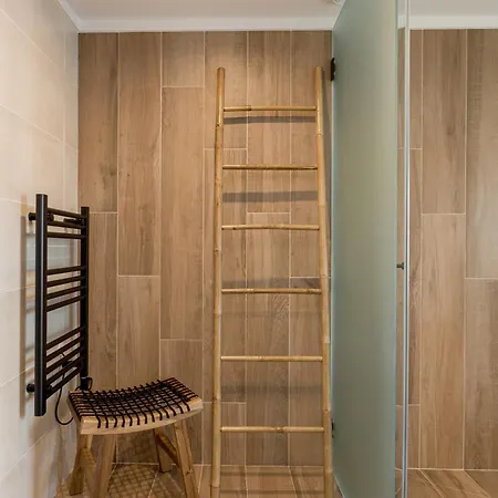 Guest house Revive House Camp - Ericeira - *
