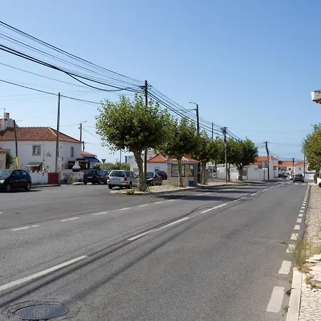 Revive House Camp - Ericeira - Sintra 3* Chelreira