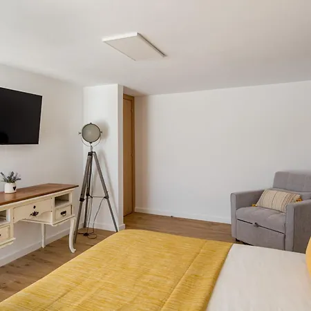 Revive House Camp - Ericeira -