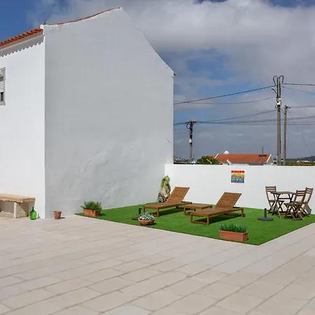 Revive House Camp - Ericeira - Sintra Maison d'hôtes Chelreira